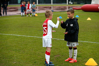 Ook hier worden deals gesloten, zo lijkt het. © De Brouwer