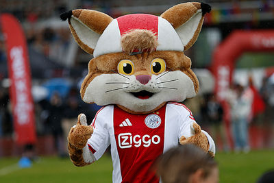 Aaaah, daar is Lucky al. Precies op tijd. © De Brouwer